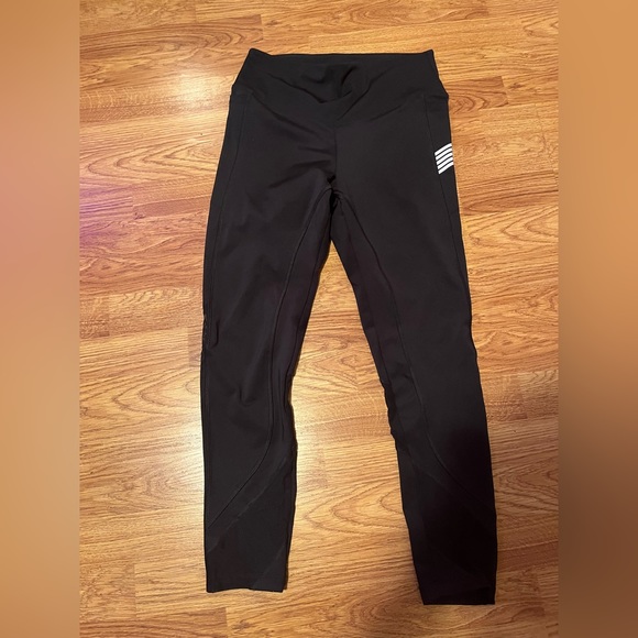 PINK by Victoria’s Secret Activewear legging with mesh calve stripes on bottom - Picture 2 of 4